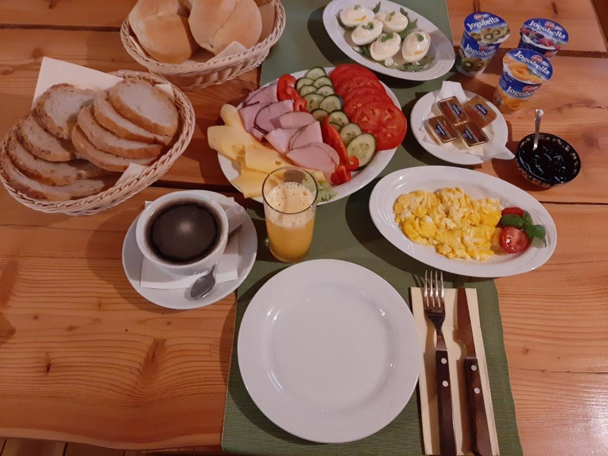 Pod Koziorozcami Hotel Trzebiechow Kültér fotó